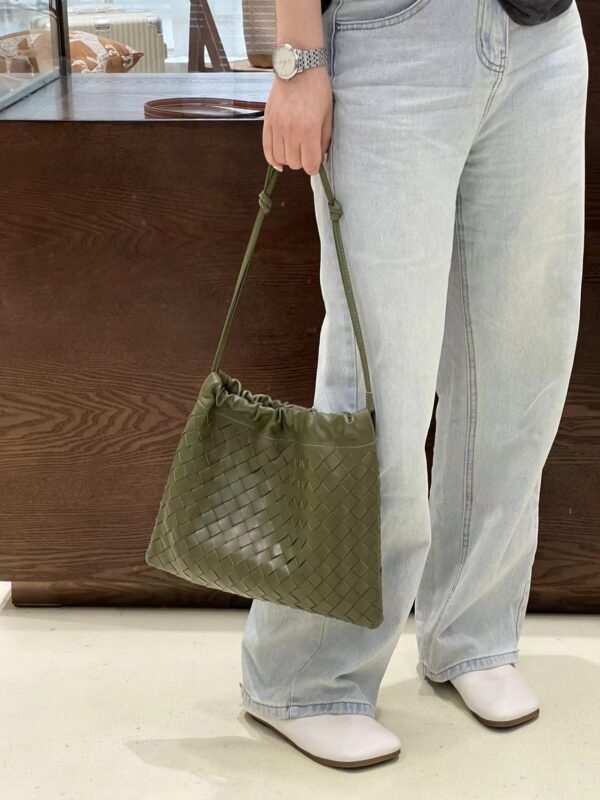 New high quality pure hand-woven handbag fashionable versatile large capacity sheepskin leather women's bags - Image 4